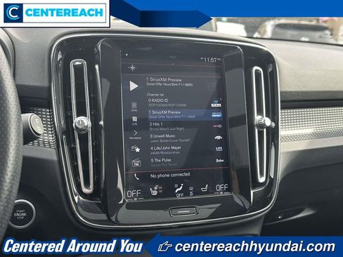 Used 2020 Volvo XC40 T5 R-Design image 26