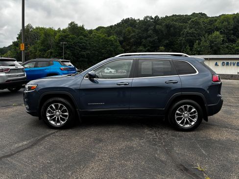 Used 2020 Jeep Cherokee Latitude Plus w/ Comfort/Convenience Group AWD/4WD image 4