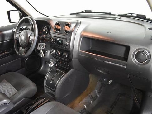 Used 2017 Jeep Patriot Latitude image 27