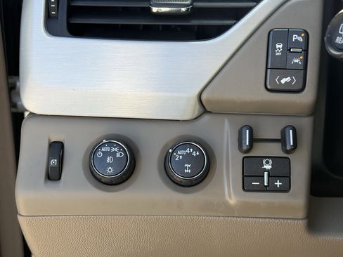 Used 2018 GMC Yukon SLT w/ HD Trailering Package image 24