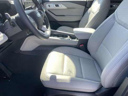 New 2026 Ford Explorer Active w/ Active Comfort Package image 16