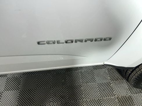 Used 2022 Chevrolet Colorado LT w/ Fleet Safety Package image 11