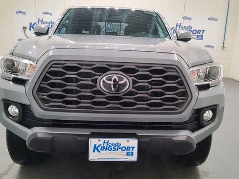 Used 2021 Toyota Tacoma TRD Off-Road image 12