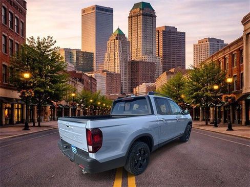 New 2026 Honda Ridgeline Black Edition image 4