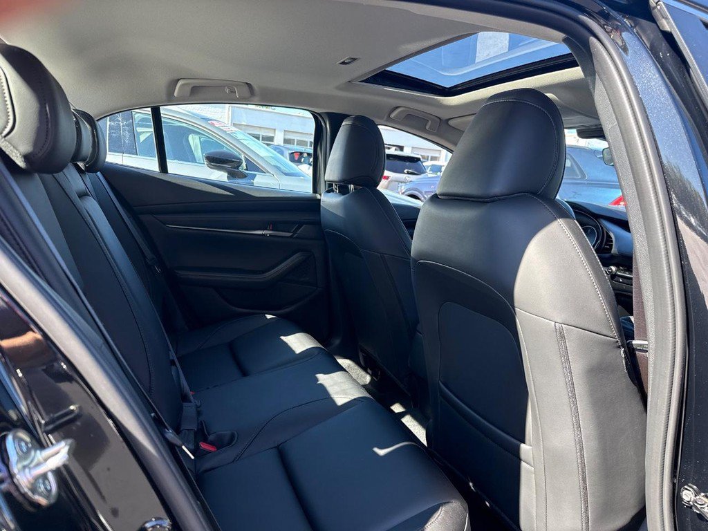 Used 2026 MAZDA MAZDA3 2.5 S Sedan w/ Preferred Pkg FWD image 9