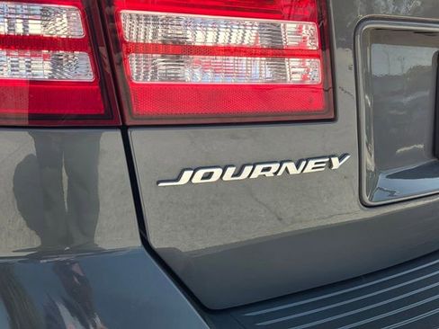 Used 2020 Dodge Journey SE w/ SE Popular Equipment Group image 5