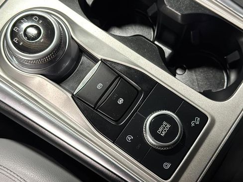 Used 2021 Ford Explorer XLT w/ Equipment Group 202A image 19