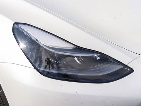 Used 2024 Tesla Model Y Long Range image 2