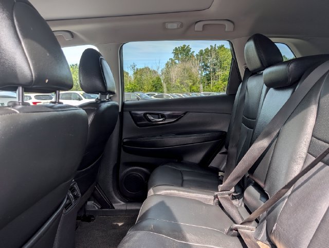 Used 2019 Nissan Rogue SL w/ Premium Package AWD/4WD image 16