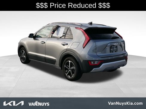 Used 2023 Kia Niro EX image 5