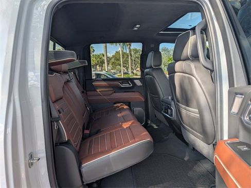 Used 2025 GMC Sierra 3500 Denali Ultimate image 19