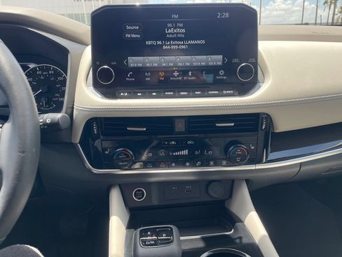 Certified 2023 Nissan Rogue SL w/ SL Premium Package FWD image 17