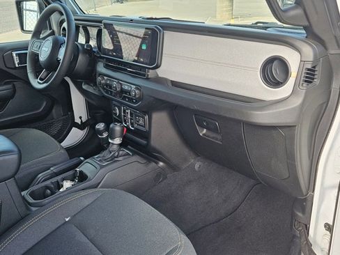 Used 2025 Jeep Wrangler Sport S image 18