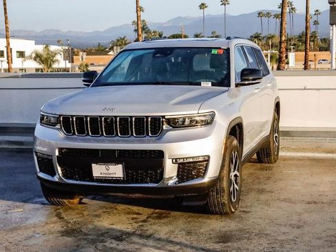 Certified 2024 Jeep Grand Cherokee L Limited w/ Luxury Tech Group II image 37