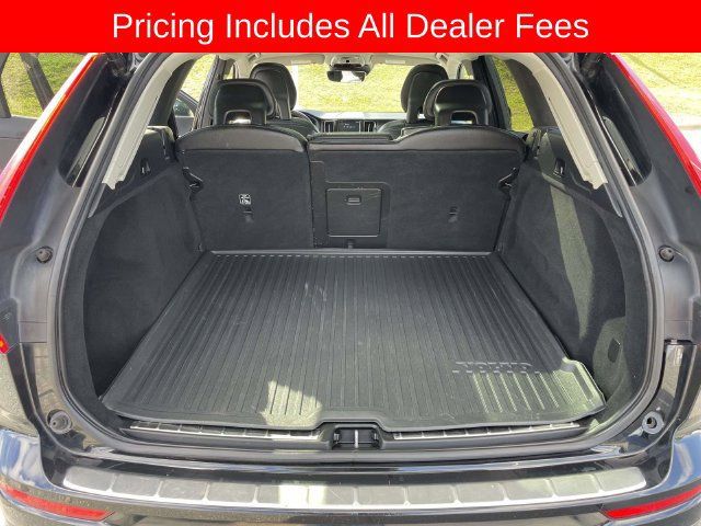 Used 2018 Volvo XC60 T5 Momentum w/ Vision Package AWD/4WD image 11
