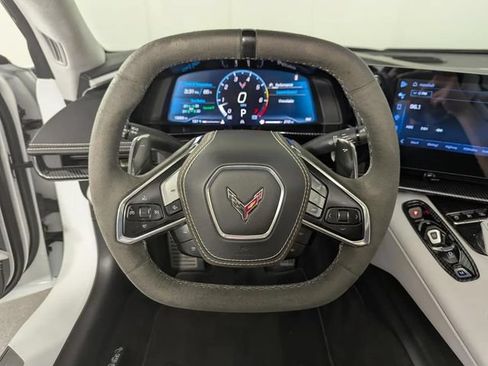 Used 2024 Chevrolet Corvette Stingray Premium Conv w/ Z51 Performance Package RWD image 23