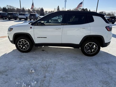 Used 2024 Jeep Compass Trailhawk image 5