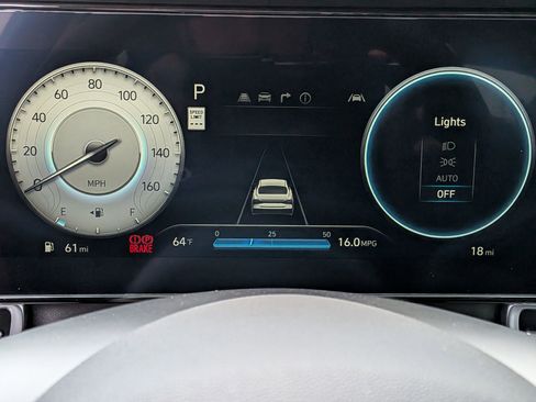 New 2025 Hyundai Elantra Limited image 9