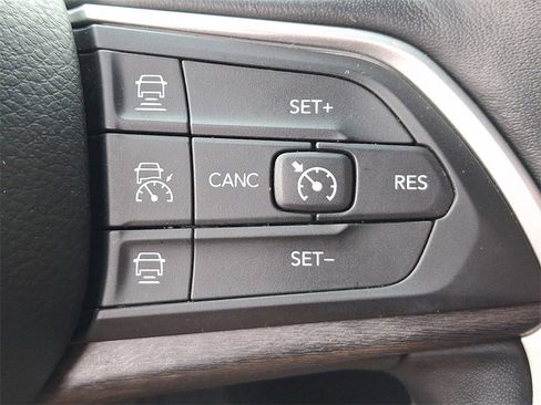 Used 2021 Jeep Grand Cherokee L Limited image 22