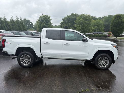 Used 2023 Chevrolet Colorado LT w/ LT Convenience Package II AWD/4WD image 6