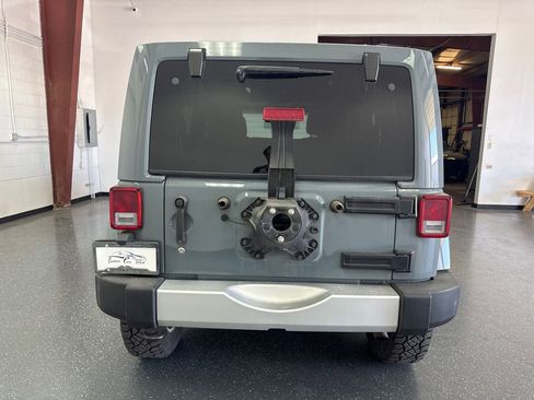Used 2015 Jeep Wrangler Unlimited Sahara AWD/4WD image 5