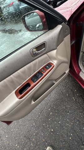 Used 2005 Toyota Camry XLE w/ VSC & Side Airbag Pkg FWD image 10