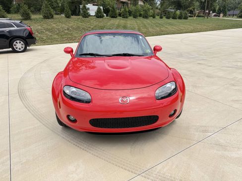 Used 2007 MAZDA MX-5 Miata Touring RWD image 2