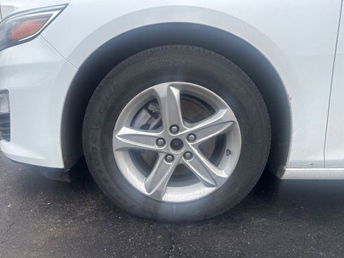 Used 2022 Chevrolet Malibu LS image 9