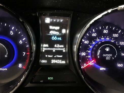 Used 2015 Hyundai Santa Fe Sport w/ Option Group 04 FWD image 23
