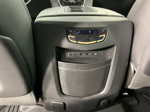 Used 2019 Cadillac Escalade Luxury image 34