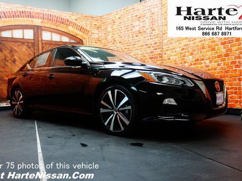 Certified 2022 Nissan Altima 2.0 SR FWD image 1