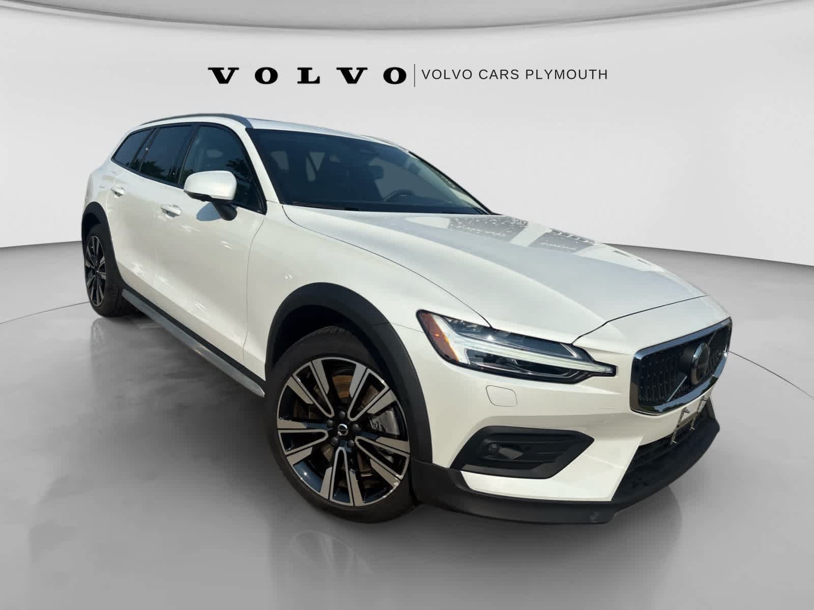 Used 2026 Volvo V60 B5 Cross Country Ultra w/ Protection Package Premier AWD/4WD image 1