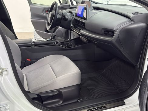 Certified 2025 Toyota Prius LE image 18