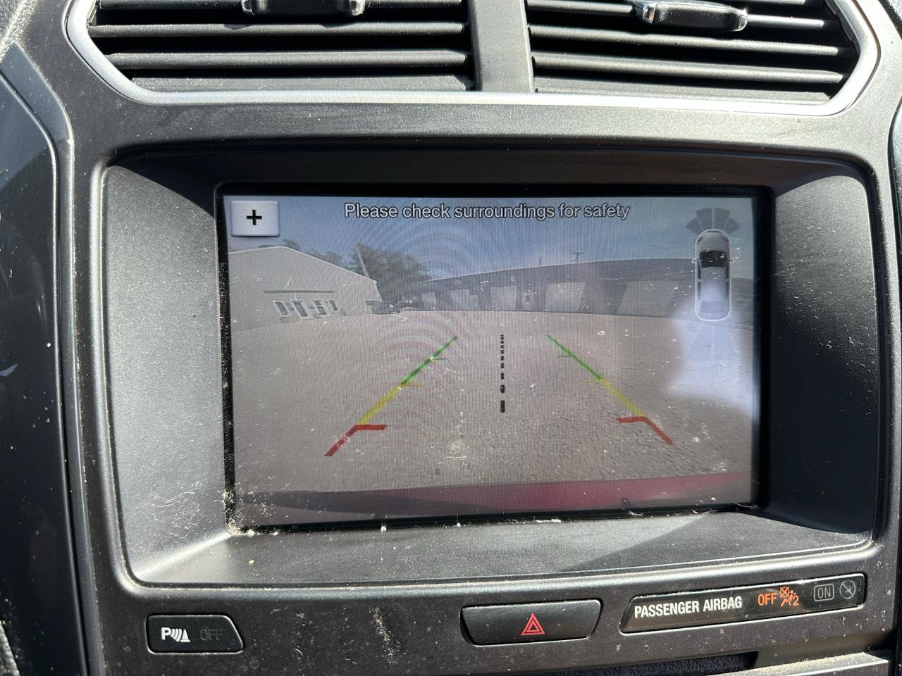 Used 2017 Ford Explorer XLT w/ Equipment Group 202A AWD/4WD image 14