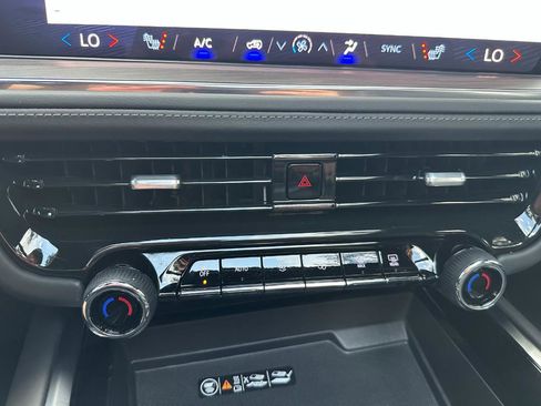 Used 2025 Chevrolet Tahoe Z71 w/ Comfort Package image 54