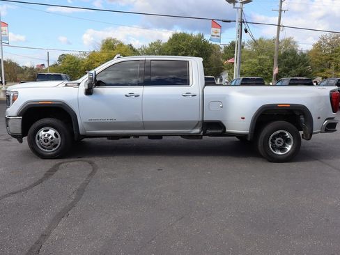 Used 2022 GMC Sierra 3500 SLT w/ SLT Convenience Package image 26
