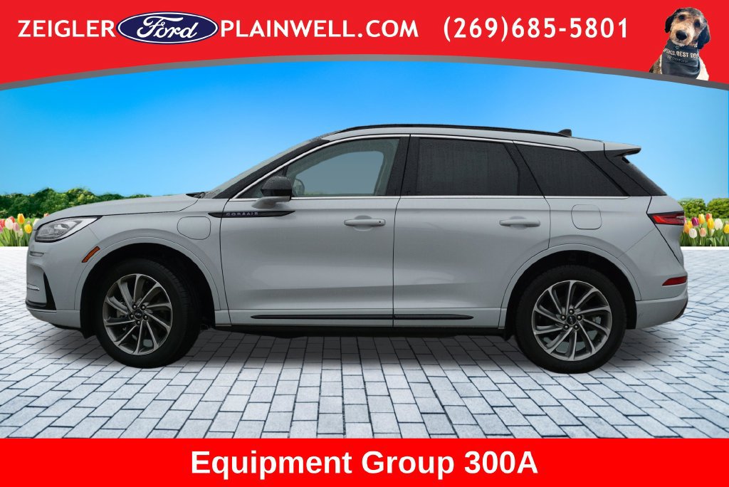 Used 2025 Lincoln Corsair Grand Touring AWD/4WD image 2