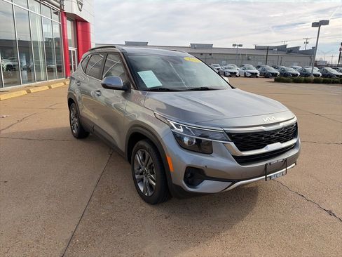 Used 2023 Kia Seltos S w/ Navigation Package image 6