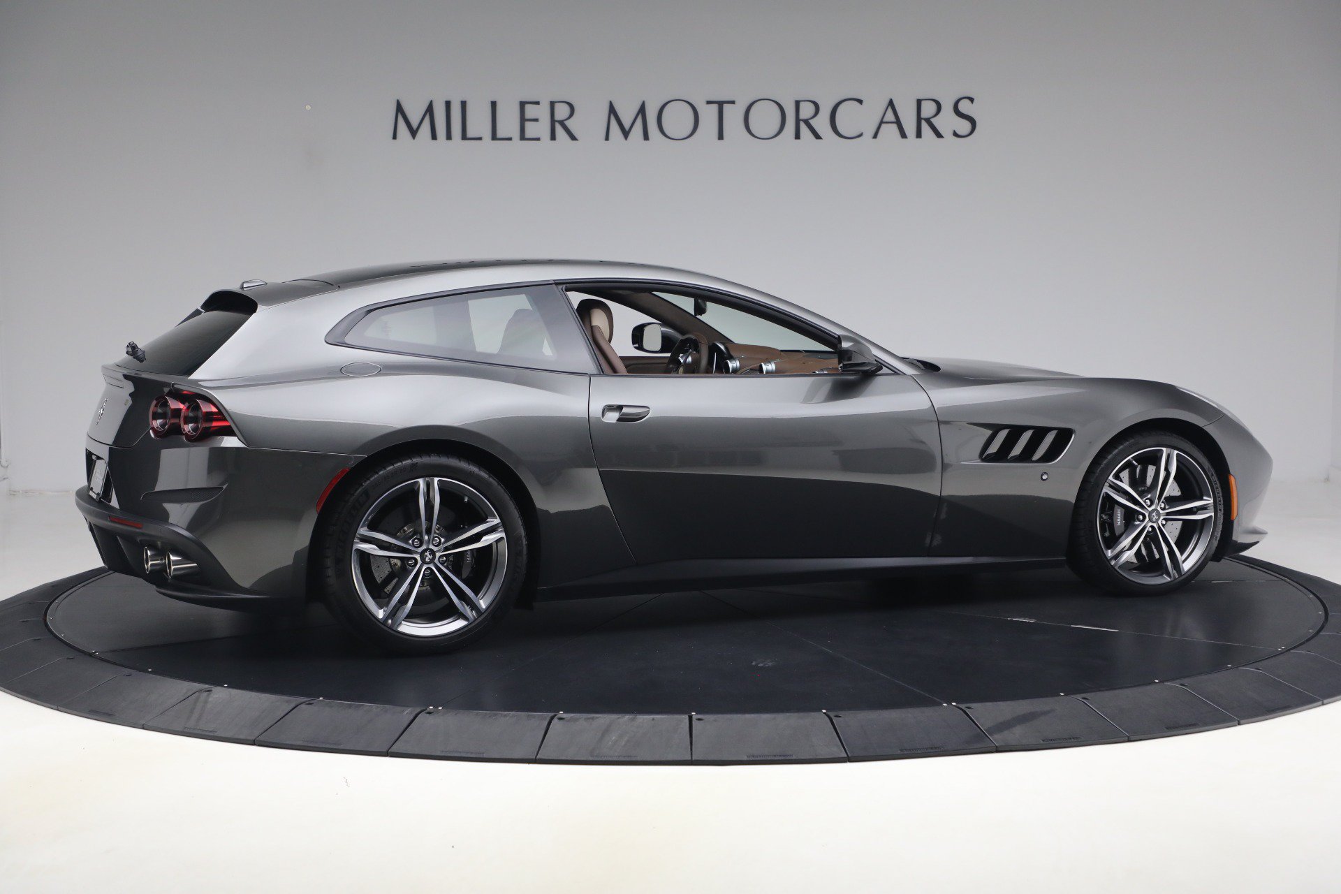 Certified 2019 Ferrari GTC4Lusso AWD/4WD image 9