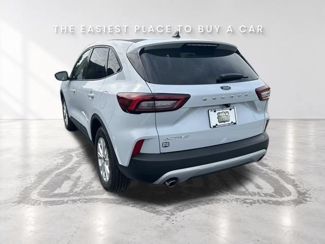 Used 2025 Ford Escape Active FWD image 8