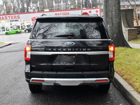 Used 2024 Ford Expedition XLT image 6