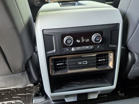 Used 2025 GMC Hummer EV 2X w/ LPO, Dark Essentials Package AWD/4WD image 23