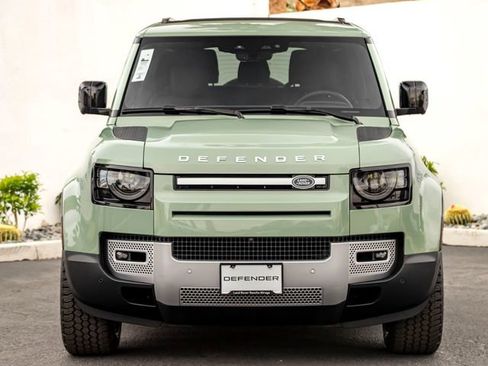 Used 2023 Land Rover Defender 110 75th Limited Edition image 3