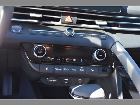 New 2026 Hyundai Elantra Limited FWD image 22