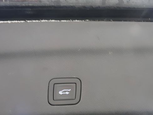 Used 2026 Chevrolet Suburban High Country AWD/4WD image 31