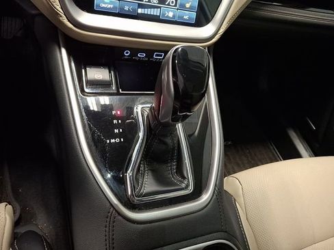 Certified 2025 Subaru Outback Limited image 16