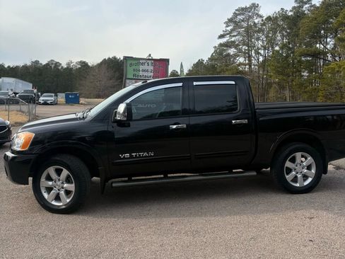 Used 2011 Nissan Titan SL w/ SL Technology Pkg image 45