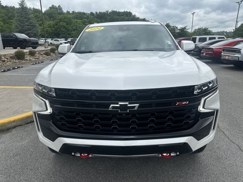 Used 2024 Chevrolet Tahoe Z71 w/ Luxury Package AWD/4WD image 4