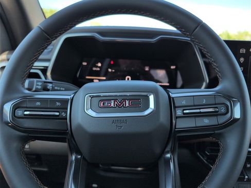 Used 2025 GMC Canyon AT4 image 21