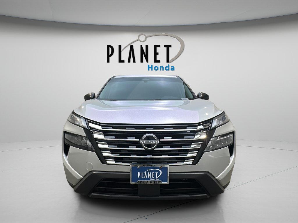 Used 2024 Nissan Rogue S AWD/4WD image 11